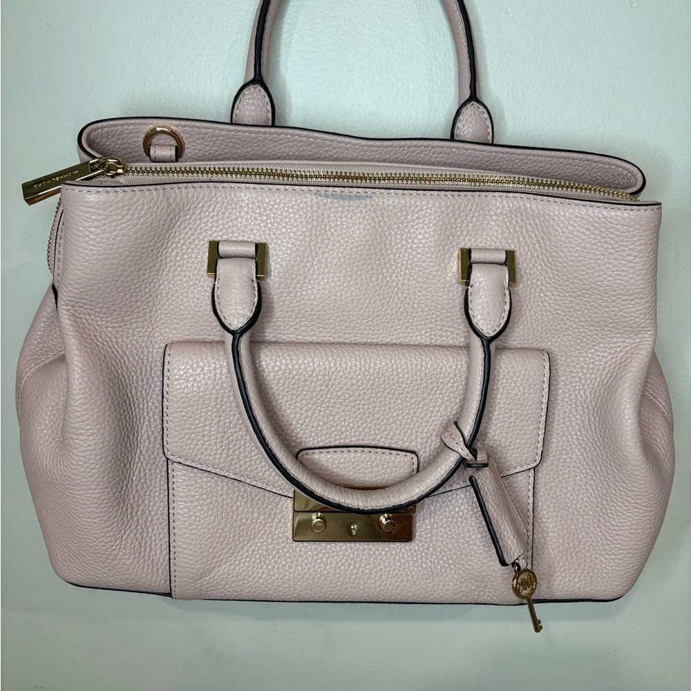 Elegant Pink Leather Handbag